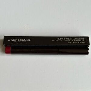 BNIB Laura Mercier Velour Extreme Matte Lipstick - Femme ♥️